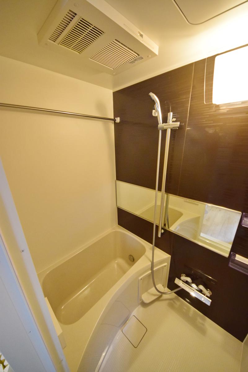 バス・シャワールーム　※別部屋の参考写真です。