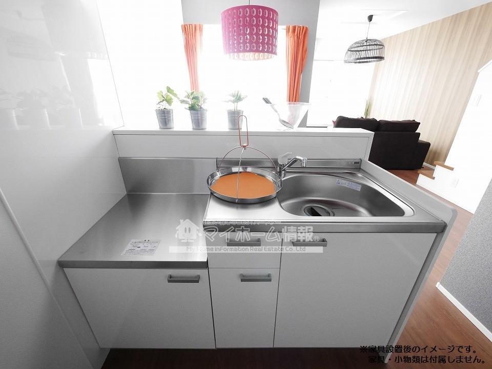 キッチン　対面式キッチンでお料理しながら会話も弾みます