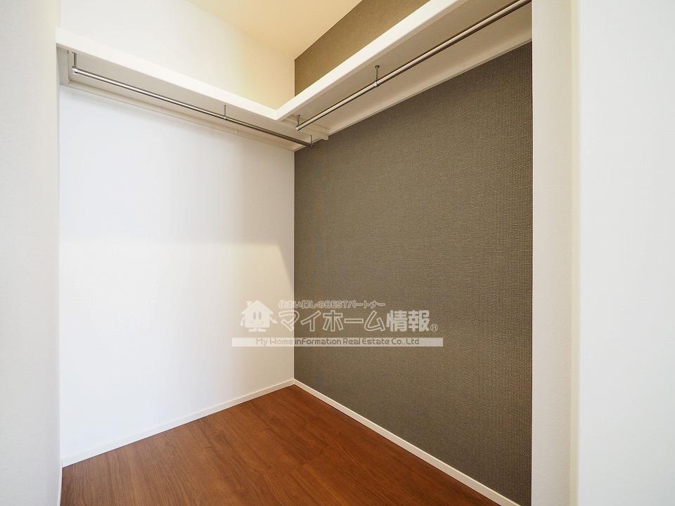 収納　ウォークインクローゼットでしっかり収納もできます