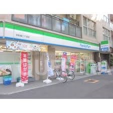 コンビニ　ファミリーマート京町堀三丁目店（コンビニ）まで164m