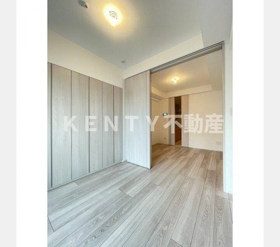 その他部屋・スペース　広くて明るい寝室