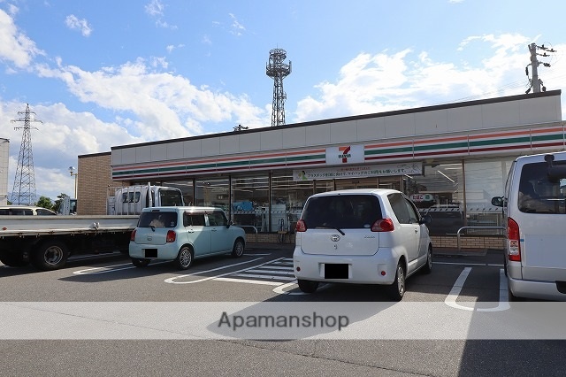 コンビニ　セブンイレブン（コンビニ）まで363m