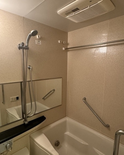バス・シャワールーム　※別部屋の参考写真です。