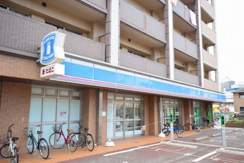 コンビニ　ローソン吉塚本町店（コンビニ）まで558m