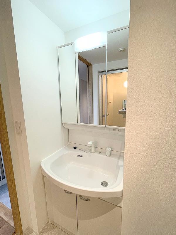 洗面設備　洗髪洗面化粧台