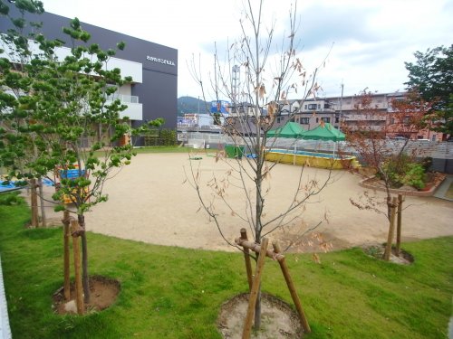 幼稚園・保育園　若竹こども園（幼稚園・保育園）まで303m