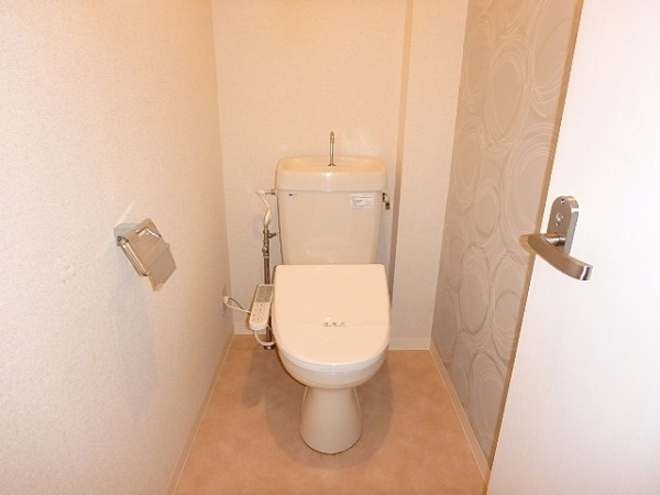 トイレ　アクセントクロスでおもてなしトイレ