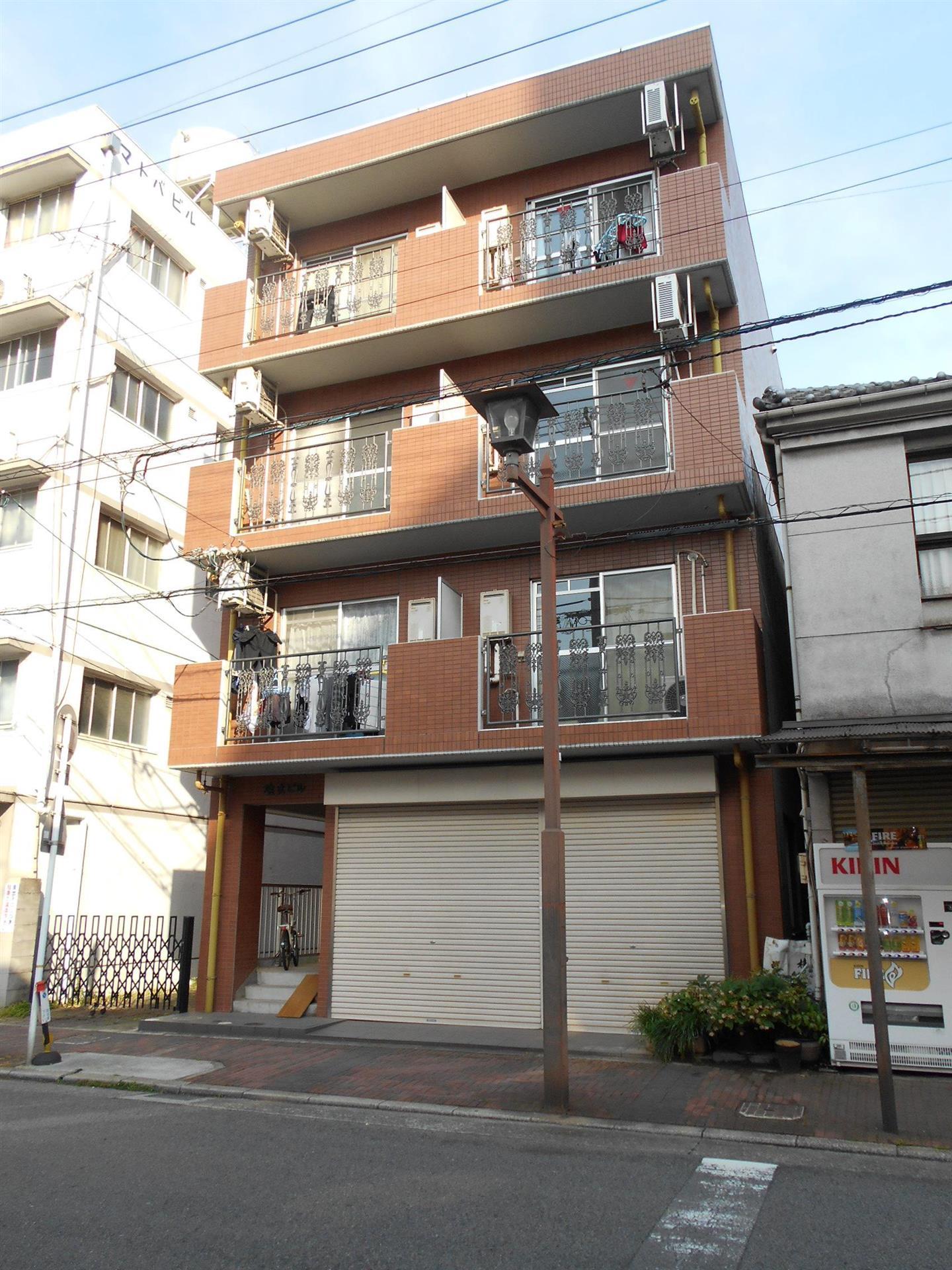 建物外観　1987年築　呉中央682