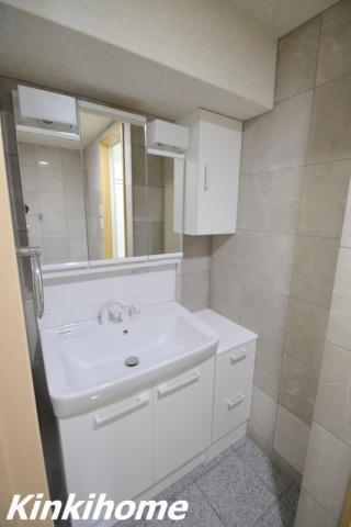 洗面設備　写真は別のお部屋です。