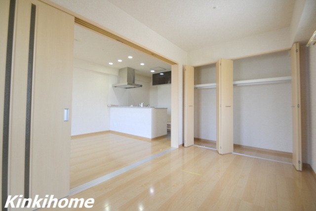 収納　写真は別のお部屋です。