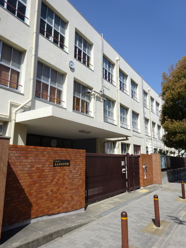 中学校　大阪市立大正中央中学校（中学校）まで271m