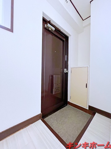玄関　写真は別のお部屋です。※現況を優先※現況を優先ください