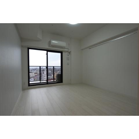 居室・リビング　室内