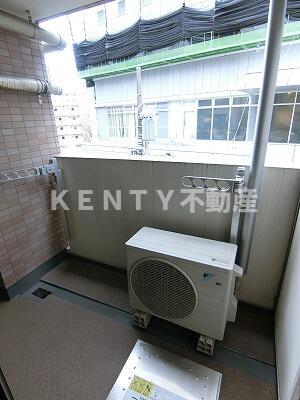 バルコニー　お洗濯にも便利なバルコニー付き