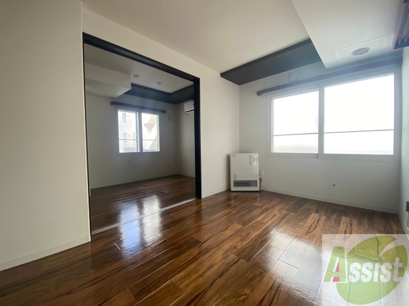 居室・リビング　広くてきれいなリビングです！快適に過ごせそうですね。