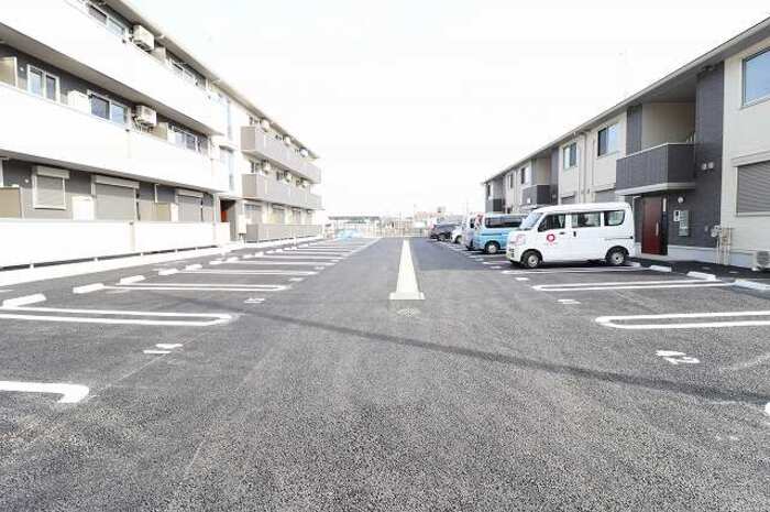 駐車場　駐車場