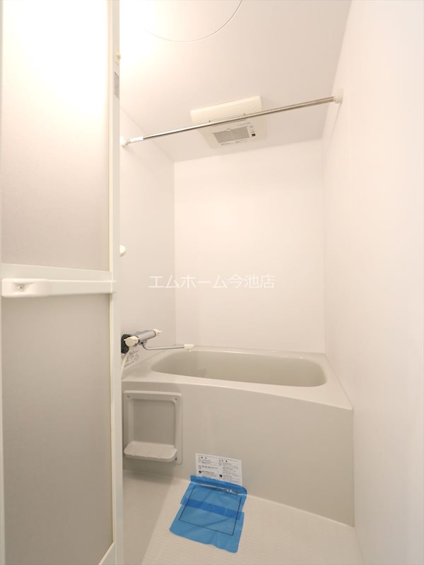 バス・シャワールーム　バスルーム　浴室暖房乾燥機付き