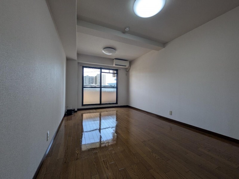 居室・リビング　収納付きでスペース有効活用できます♪