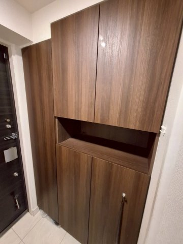 収納　★大容量のシューズBOX★左手は生活用品を入れられ、内側にミ