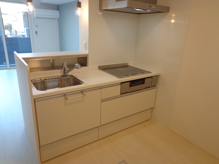 キッチン　電気も可愛いIHキッチン♪