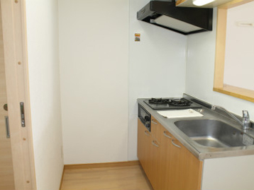 キッチン　狭くなりがちなキッチン後ろ側も十分スペース確保してあります。