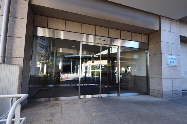 エントランス　～行ってきまーすっ～