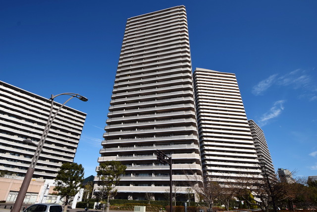 建物外観　～ドドーンっ～