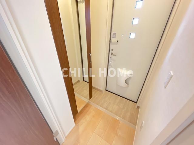 玄関　当社、チルホームのHPもご覧ください(^^)/物件情報多数♪