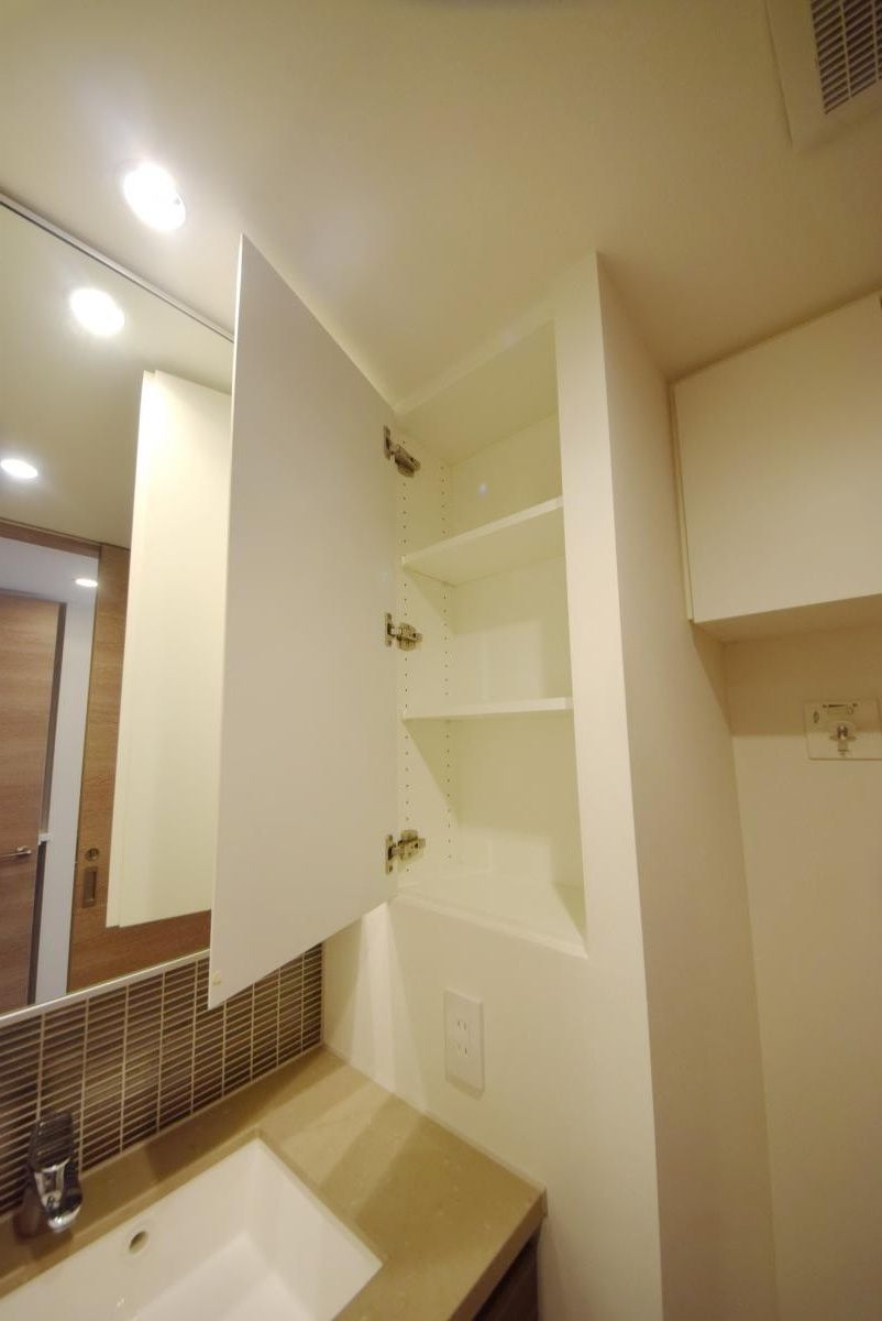 ロビー　エレベーター?