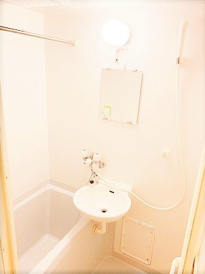 バス・シャワールーム　お風呂で日々の疲れを落としましょう