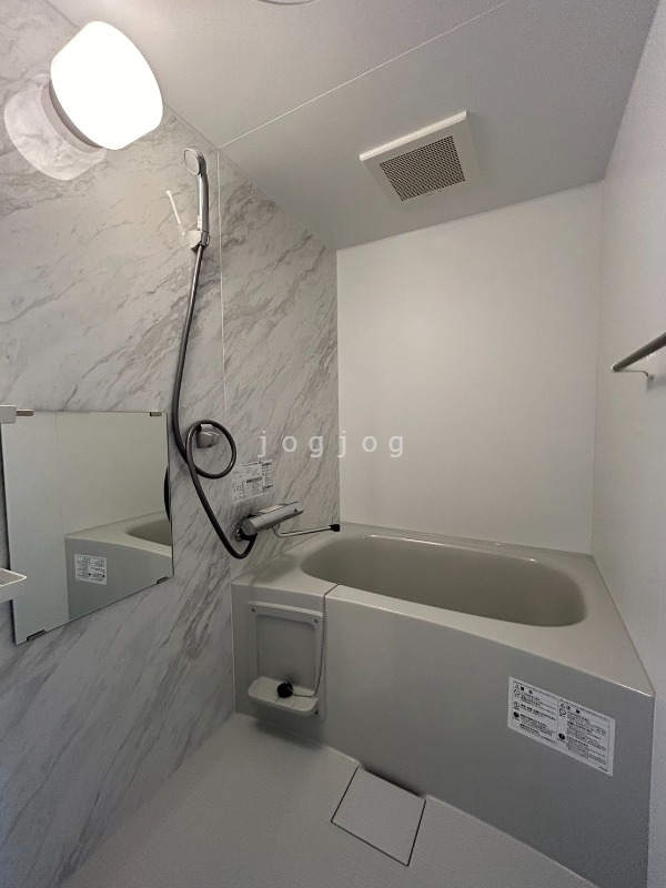 バス・シャワールーム　水廻りは清掃済みで綺麗な状態です。