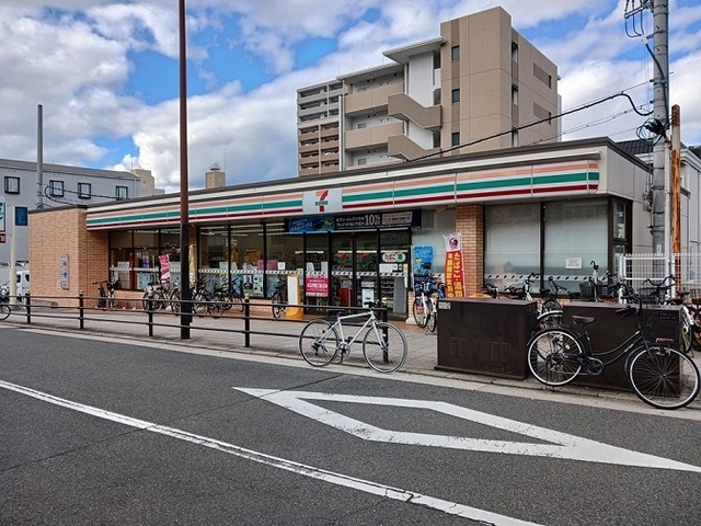 コンビニ　セブンイレブン様（コンビニ）まで100m