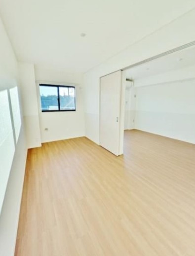 居室・リビング　☆明るい洋室☆