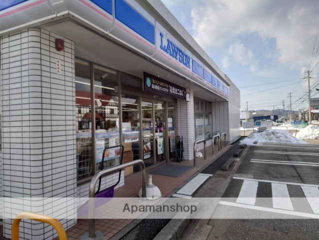 コンビニ　ローソン新湊本町店（コンビニ）まで472m