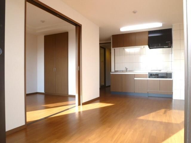 居室・リビング　開放的なリビングです♪