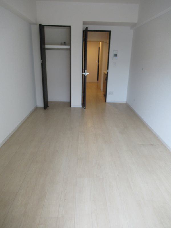 居室・リビング　☆明るい洋室☆