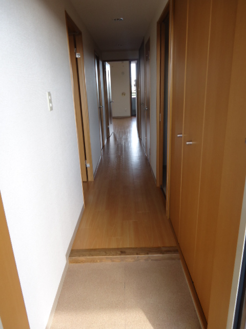 玄関　別のお部屋の写真です。