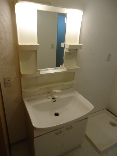 洗面設備　別のお部屋の写真です。