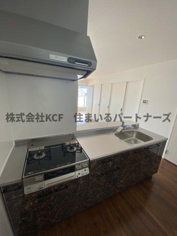 キッチン　※同年10月完成の類似物件です。