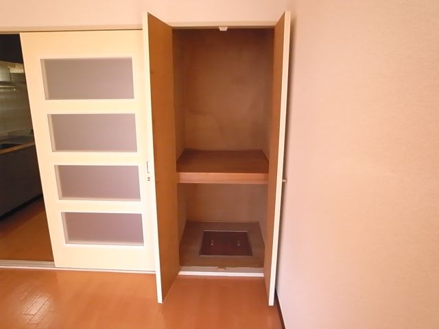 収納　居室収納