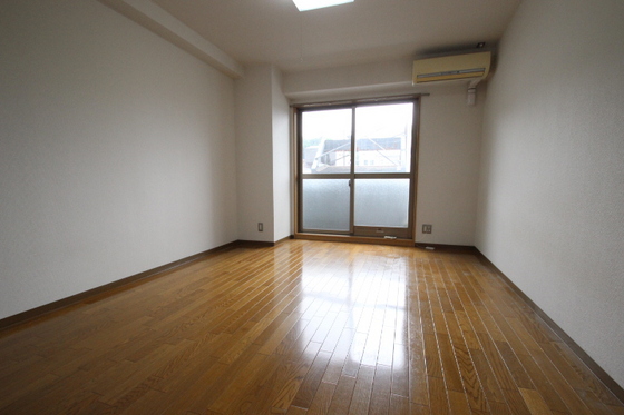 居室・リビング　※別部屋の写真です