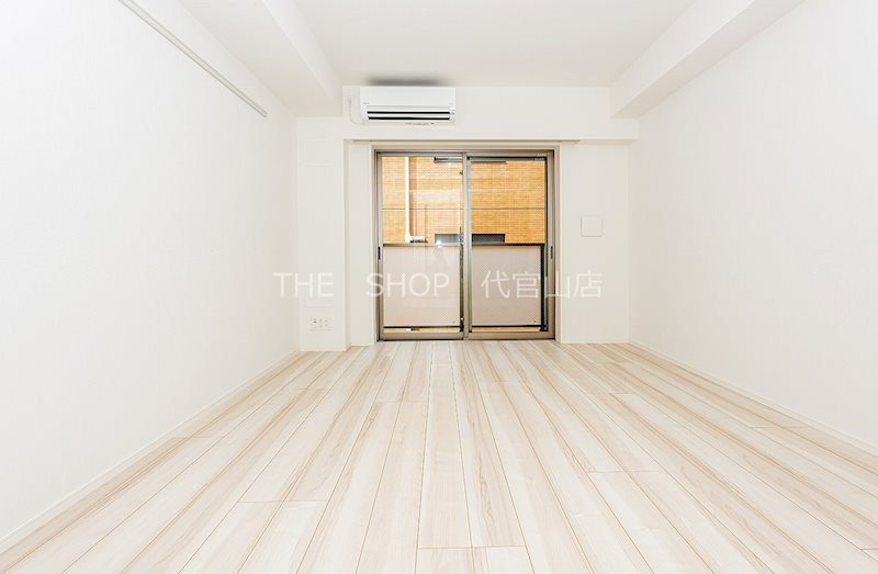 居室・リビング　洋室７．７畳！