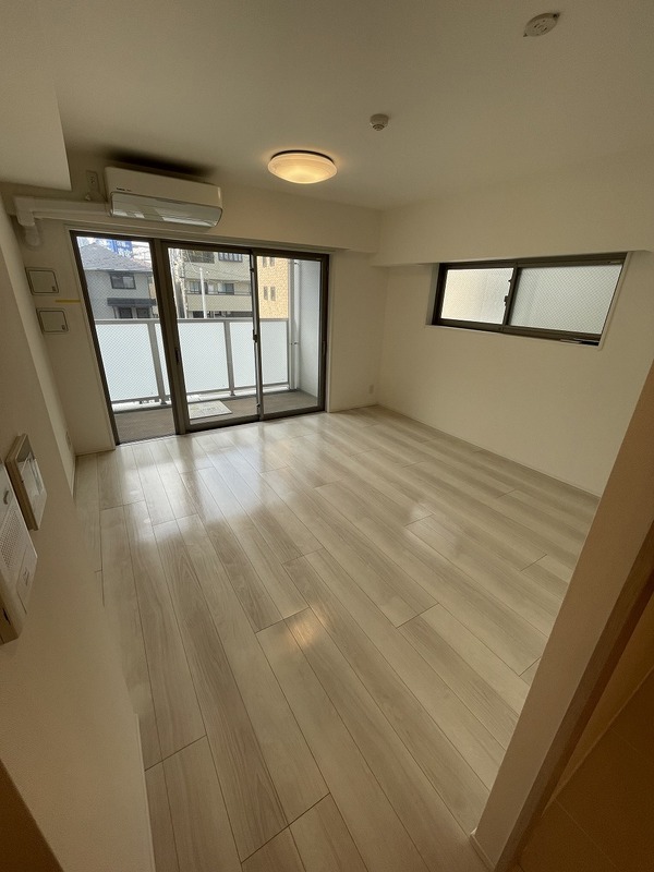 居室・リビング　使いやすい形の為、レイアウトを楽しめます♪