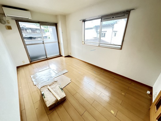 居室・リビング　※別部屋の写真です