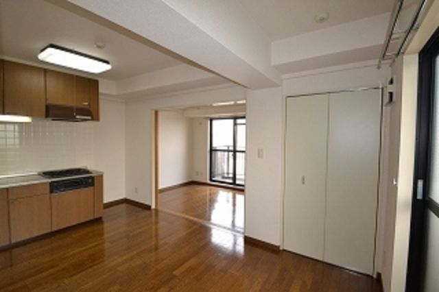 その他部屋・スペース　南東角部屋で明るい室内です♪