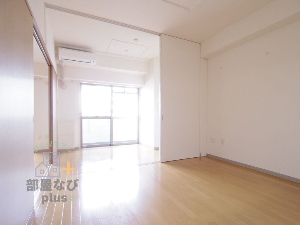 居室・リビング　※他号室写真です