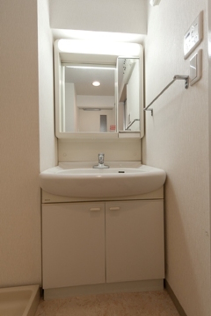 洗面設備　※写真は同タイプ住戸です。