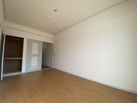 居室・リビング　※別号室の写真です