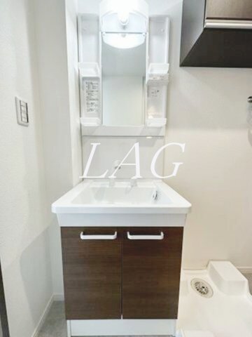 洗面設備　独立洗面台です。（同仕様設備です。）