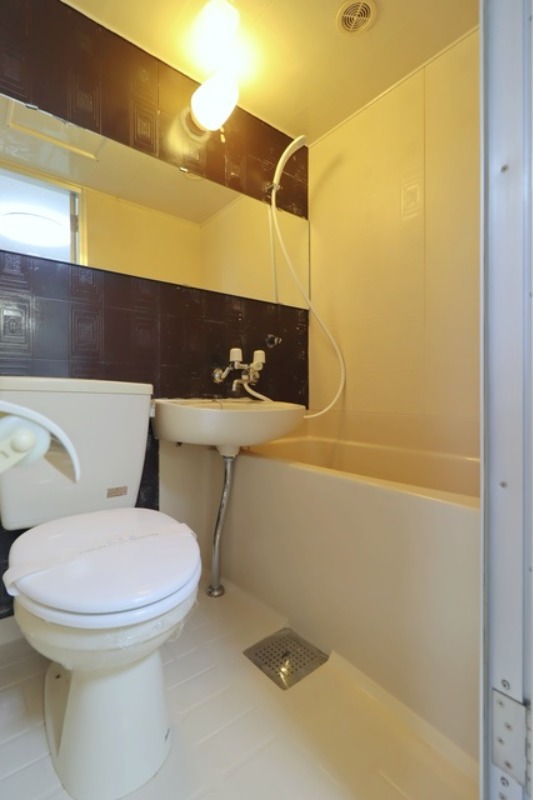 バス・シャワールーム　図面と現状に相違がある場合には現状を優先